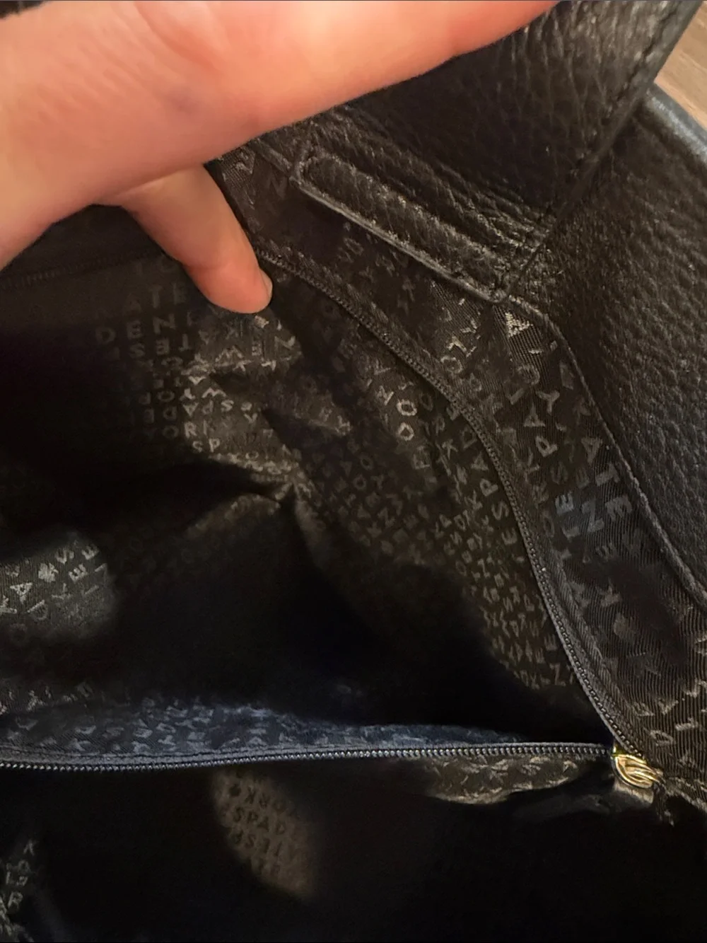 KATE SPADE Meriwether Flynn Street Black white Tote Handbag - C27